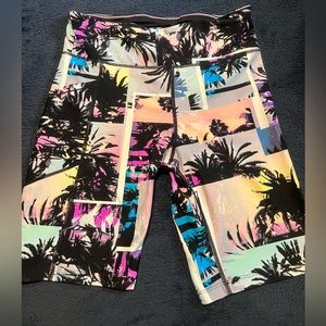 Women’s Medium Calvin Klein Performance High Waist 9’’‎ Printed Biker Shorts